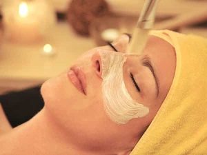 घर हो या पार्लर ये है फेशियल के लिए सबसे बेस्ट फेशियल किट